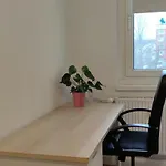 Komfortables Und Sauberes Zimmer